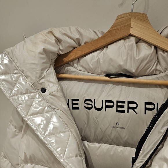 ✨SOLD - Gloss white super Puff short - Picture 5 of 11